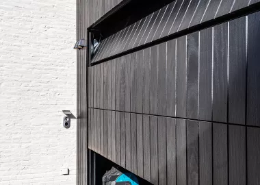 garage moderne en afrormosia noir
