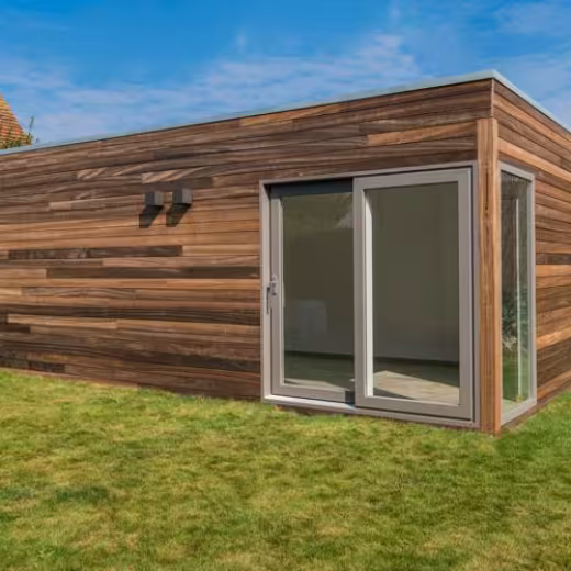 Houten bijgebouw in Padoek
